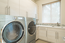 BROOKSIDE MODERN SHOWPIECE